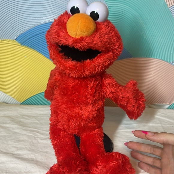 Tickle Me Elmo Hasbro Giggling Talking Plush Toy 14” Sesame Street Tested WORKS! - Picture 9 of 9